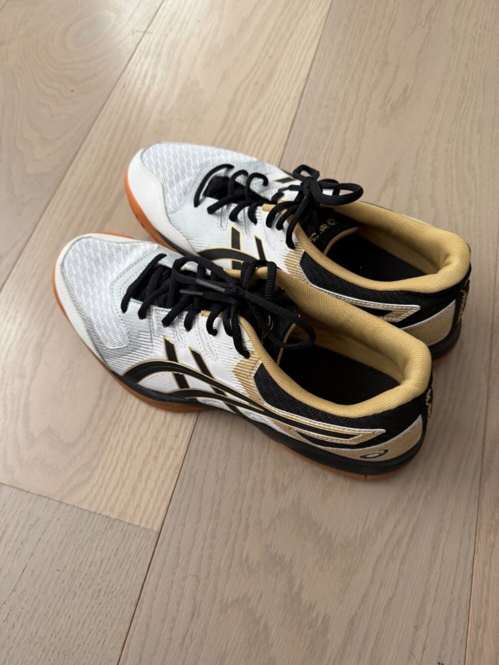 ASICS Gel-Rocket 9 Men's Athletic Shoes – White/Pure Gold, Size 9.5